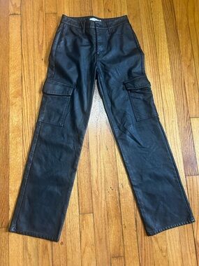 …tgla...Black faux leather Mid Rise Cargo Pants Size 26‎